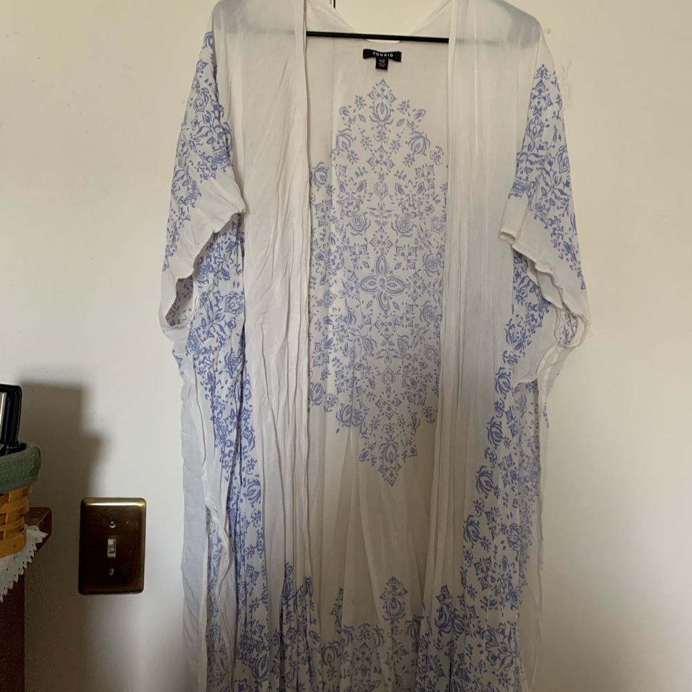 Long white & Blue Kimono